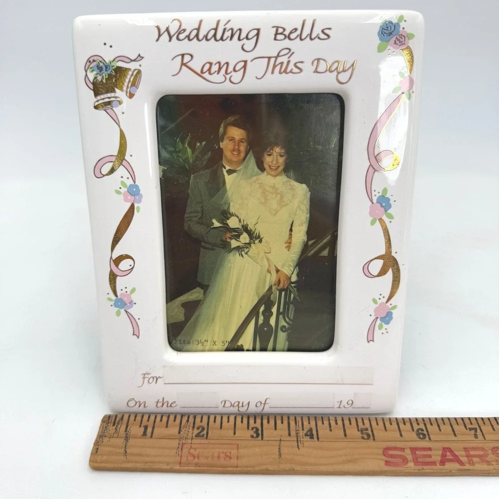 Vintage Wedding Bells Picture Frame Unisex 3.5x5 White Excellent Ceramic Gold